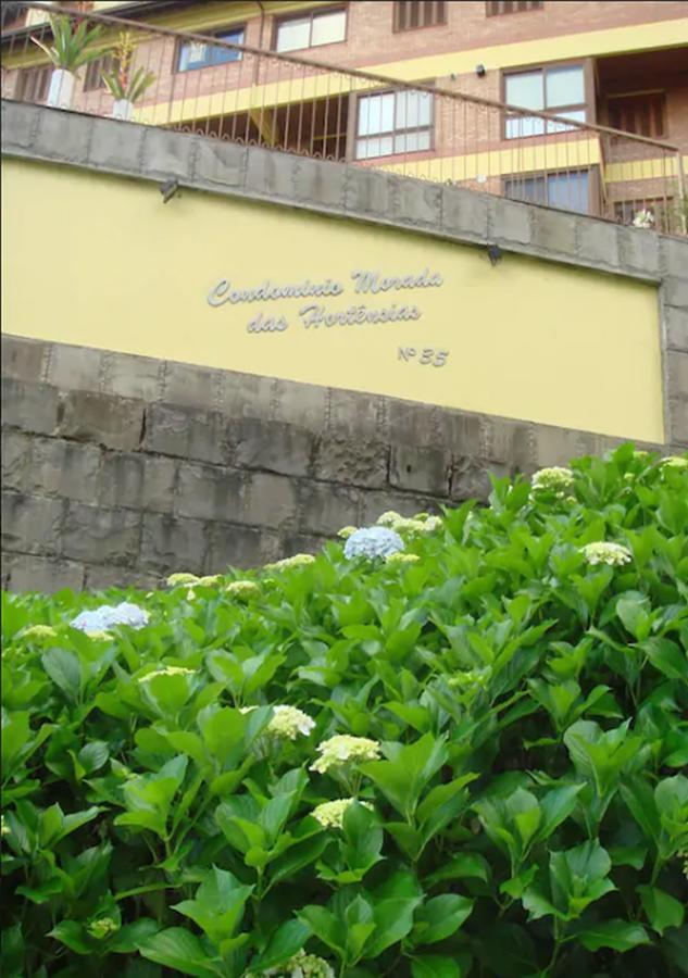 Belo Apartamento E Completo No Centro Com Vista Gramado Esterno foto